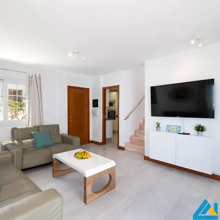 233 - Geny By Now Ltd * Playa Blanca