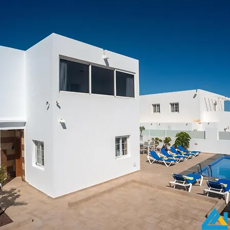 233 - Geny By Now Ltd Villa Playa Blanca (Lanzarote)