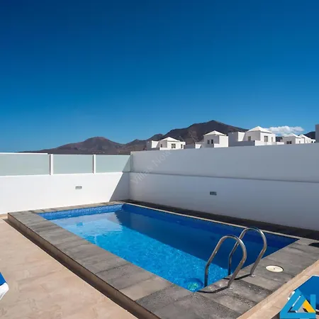 233 - Geny By Now Ltd Playa Blanca (Lanzarote)